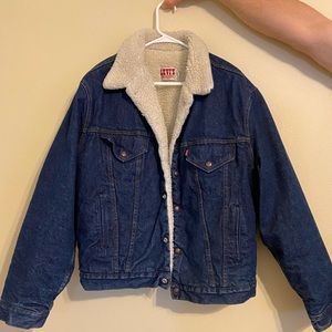 LEVI’S VINTAGE MENS LARGE DENIM JACKET W/FUR